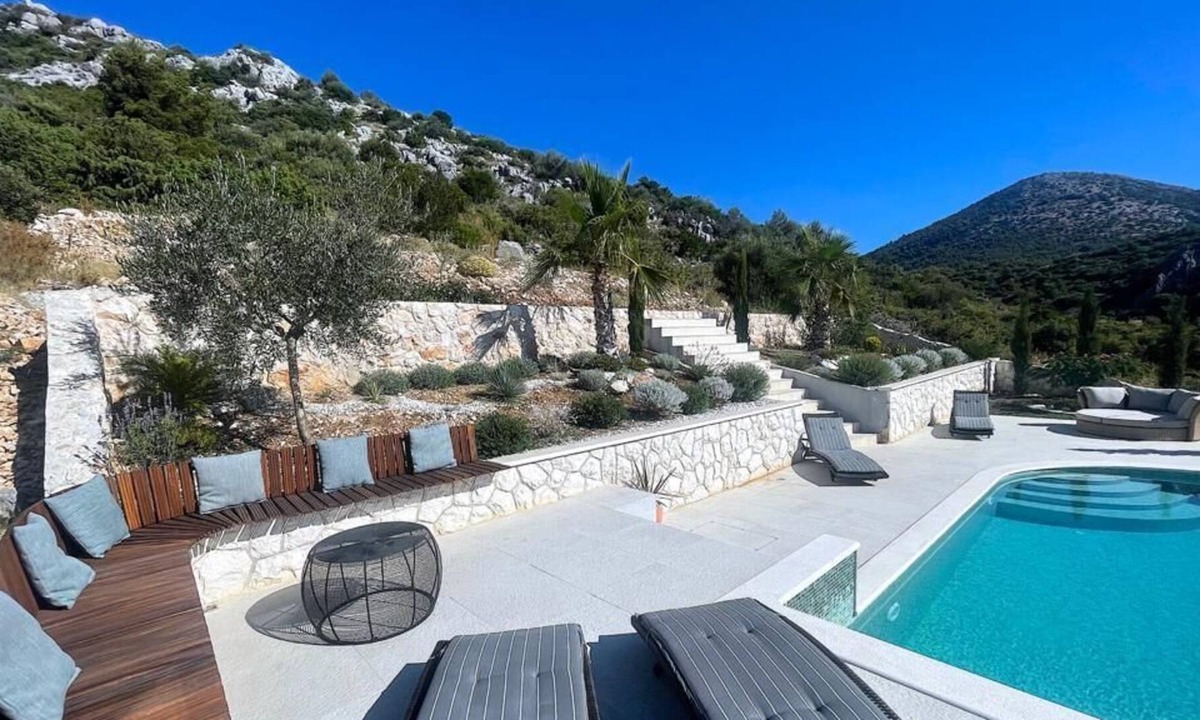 Seget Vranjica Villa | Villa Nerium - steps away from the beach & hills