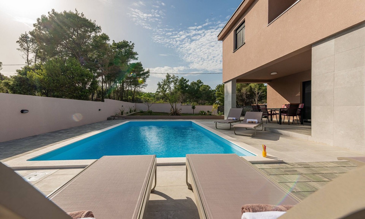 Vir Villa | Villa NERO
