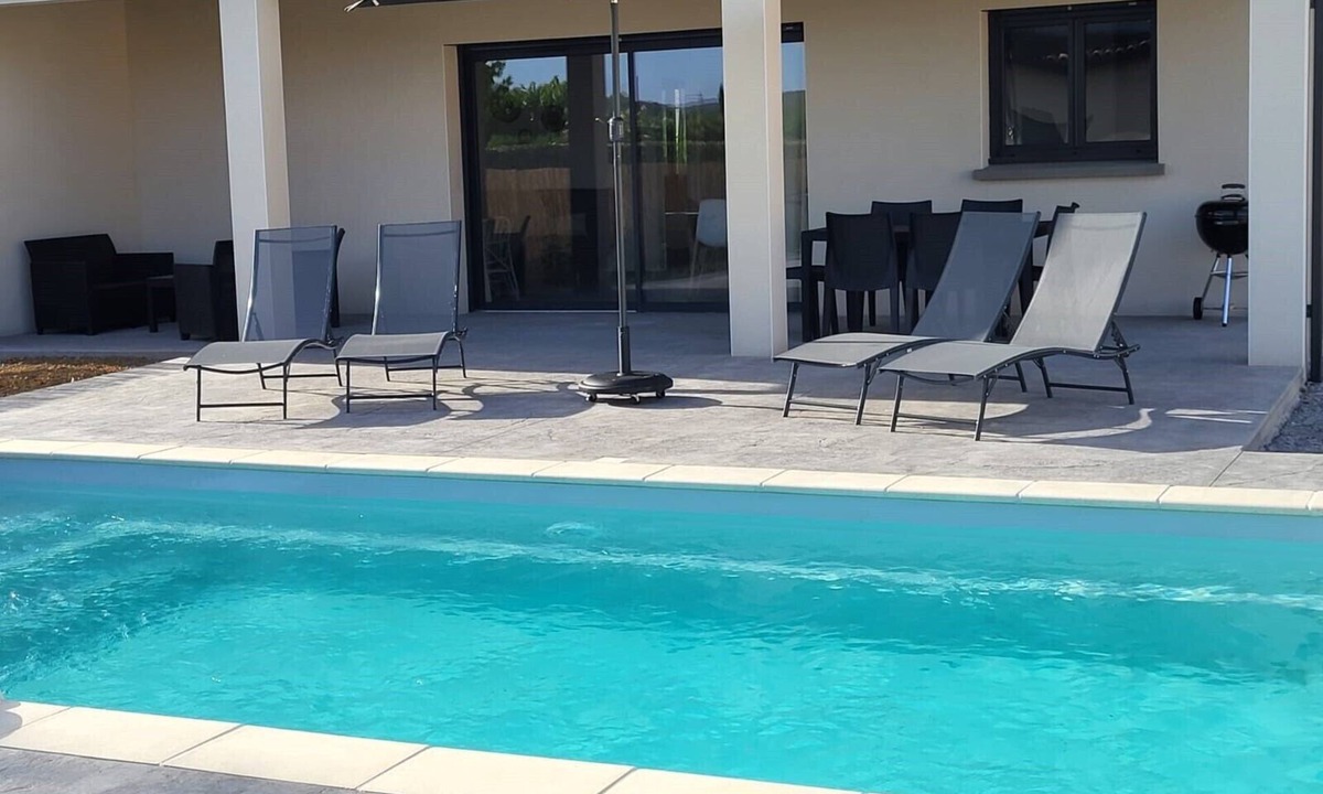 Vallon-Pont-d'Arc Villa | Villa Neuve Avec Piscine Privée à Vallon Pont D'arc