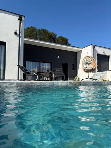 Carcassonne Villa | Villa neuve piscine Bali Spa Vue Pyrénées 5 min Cité