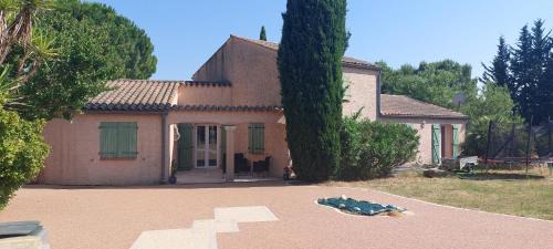 Nizas Villa | Villa Nizas Enchantée
