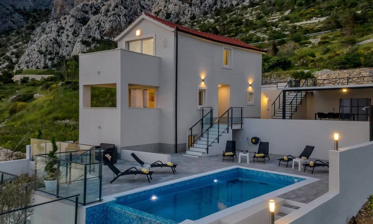 Drasnice House | „Villa No Stress“ mit Infinity-Pool by Interhome