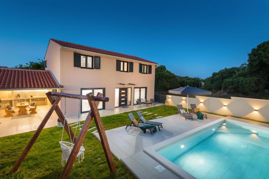 Bale Villa | Villa Nodus