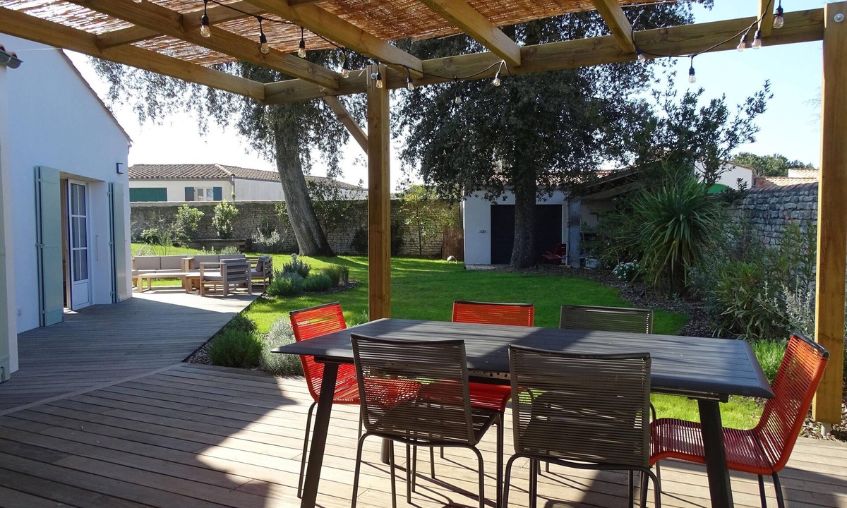 La Flotte Villa | ViLLA NOLA .