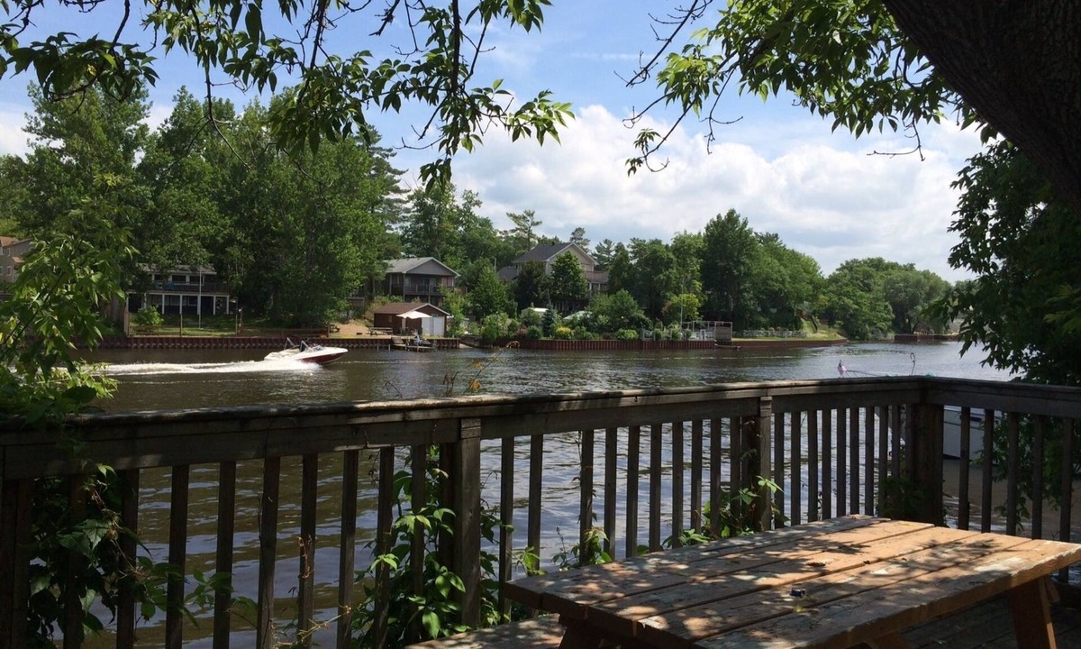 Wasaga Beach Hotel | Villa Nova Motel Resort
