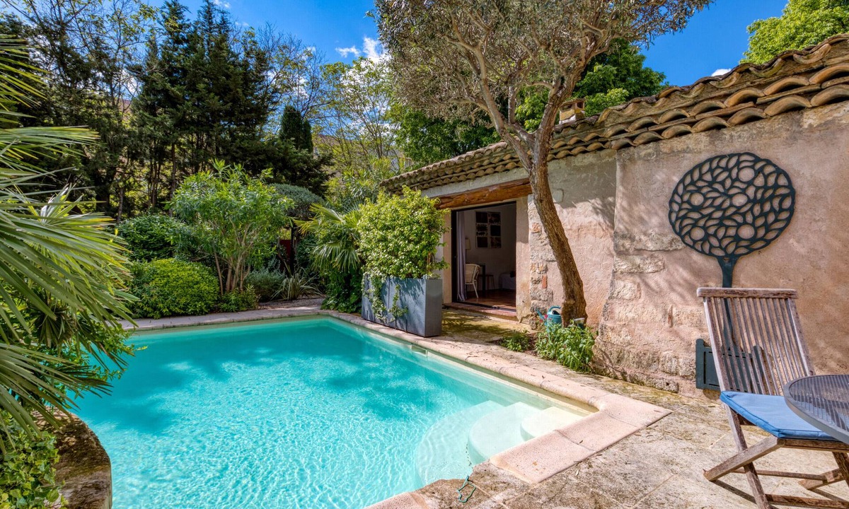 Aiguerelles Villa | Villa 'Oasis Centre Charme' with Shared Pool, Wi-Fi and Air Conditioning