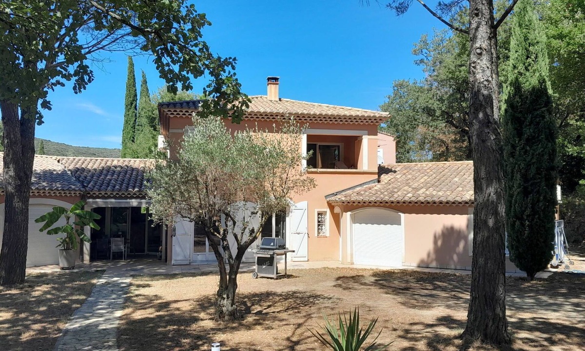 Le Teil Villa | Villa Oasoria: Swimming pool, jacuzzi and sauna