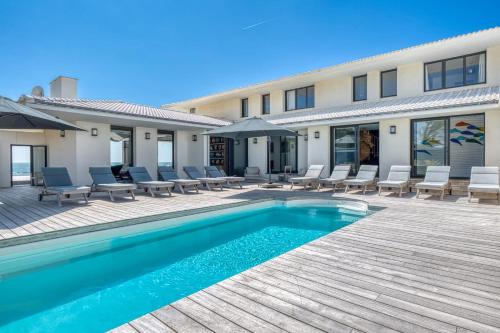 Bretignolles-sur-Mer Villa | Villa Océans Oceanfront Pool Spa Sleeps 15 in Bretignolles sur Mer