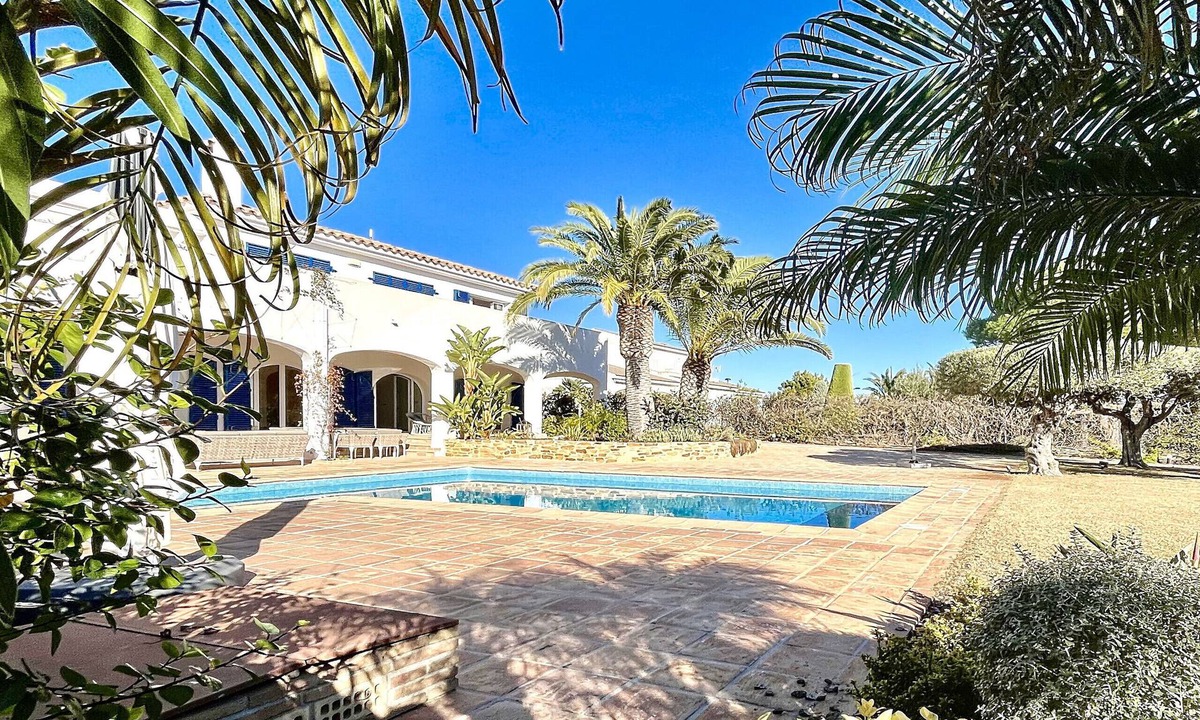 Calafat Villa | Villa Oceana a grand, remarkably beautiful luxurious villa