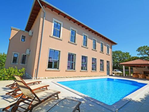 Jakovici Villa | Villa Old School House by Interhome