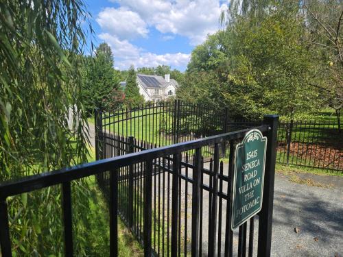 Darnestown Villa | Villa on the Potomac 2BR Villa