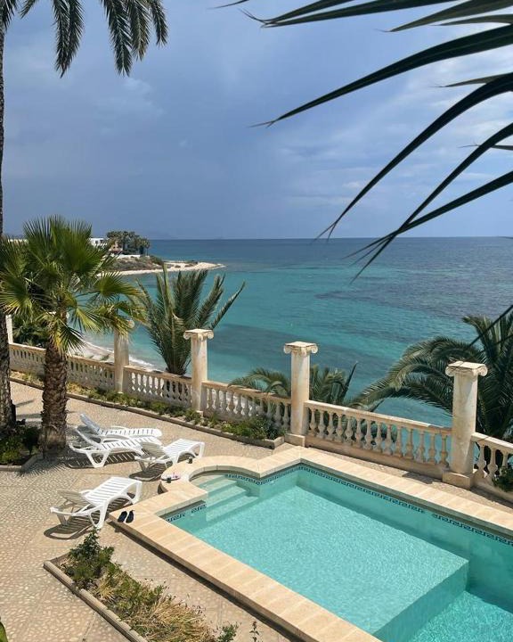 Coveta Fuma Apartment | Villa palace unique avec plage privée