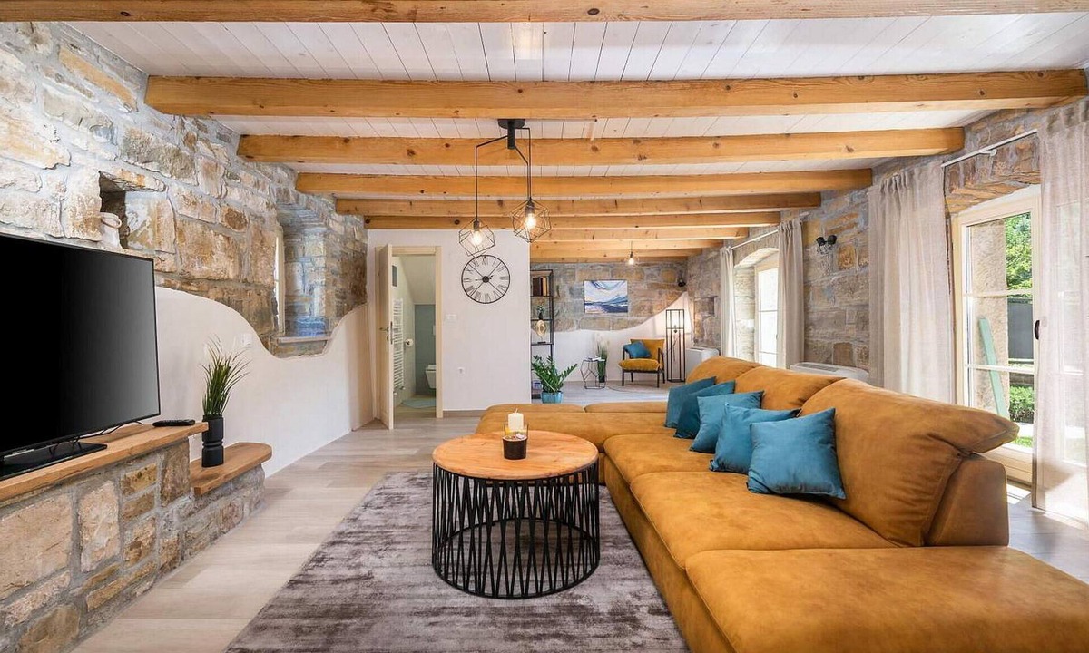 Beram House | Villa Palazza, modern renovated holiday house, where you will find complete peace.