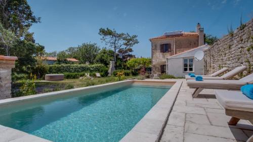 Mali Losinj Villa | Villa Palazzo Limone with pool by Villas Guide