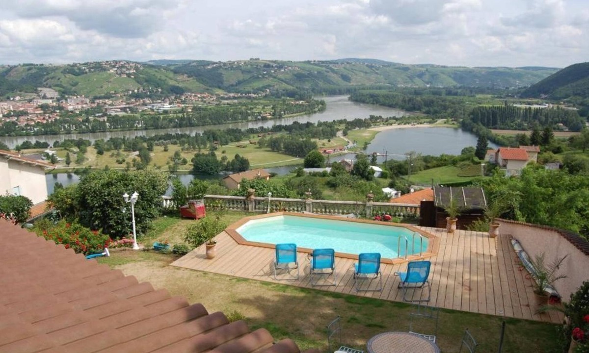 Saint-Clair-du-Rhone Villa | Villa Panoramique