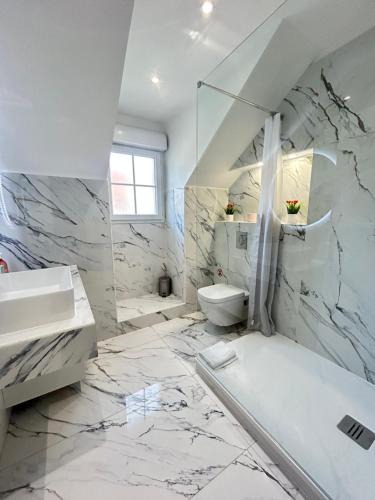 Serris House | Villa Parc - Private Parking - 8min From Disneyland, Big Mall, Train station