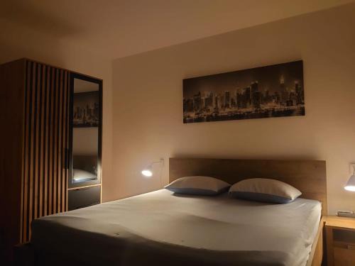Molunat Apartment | Villa Peragi - Triple Room with Balcony and Private External Bathroom