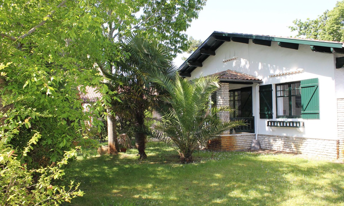 Arcachon Villa | Villa Pereire with beach housekeeper on foot