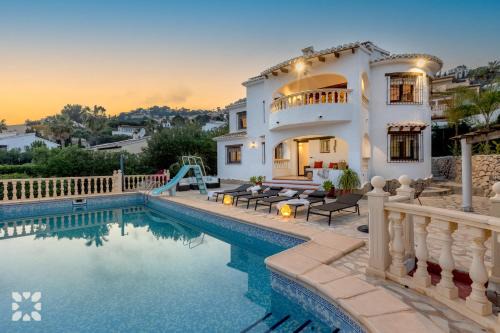Pinar del Advocat Villa | Villa Perla by Abahana Villas