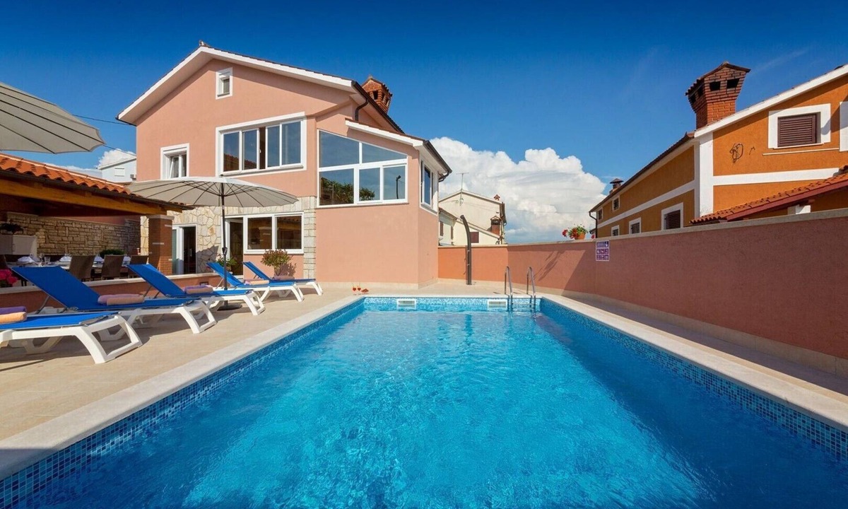 Brnobici Villa | Villa Petra - Charming villa near Porec, with private pool, sauna and jacuzzi