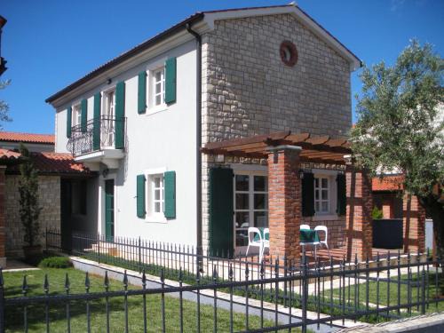Buici Villa | Villa Petra