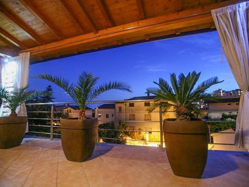 Vintijan Villa | Villa Pina