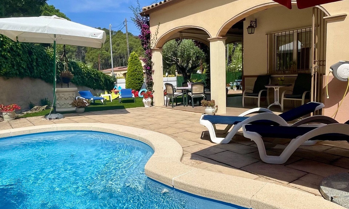 Pals Villa | VILLA PINEDA 5