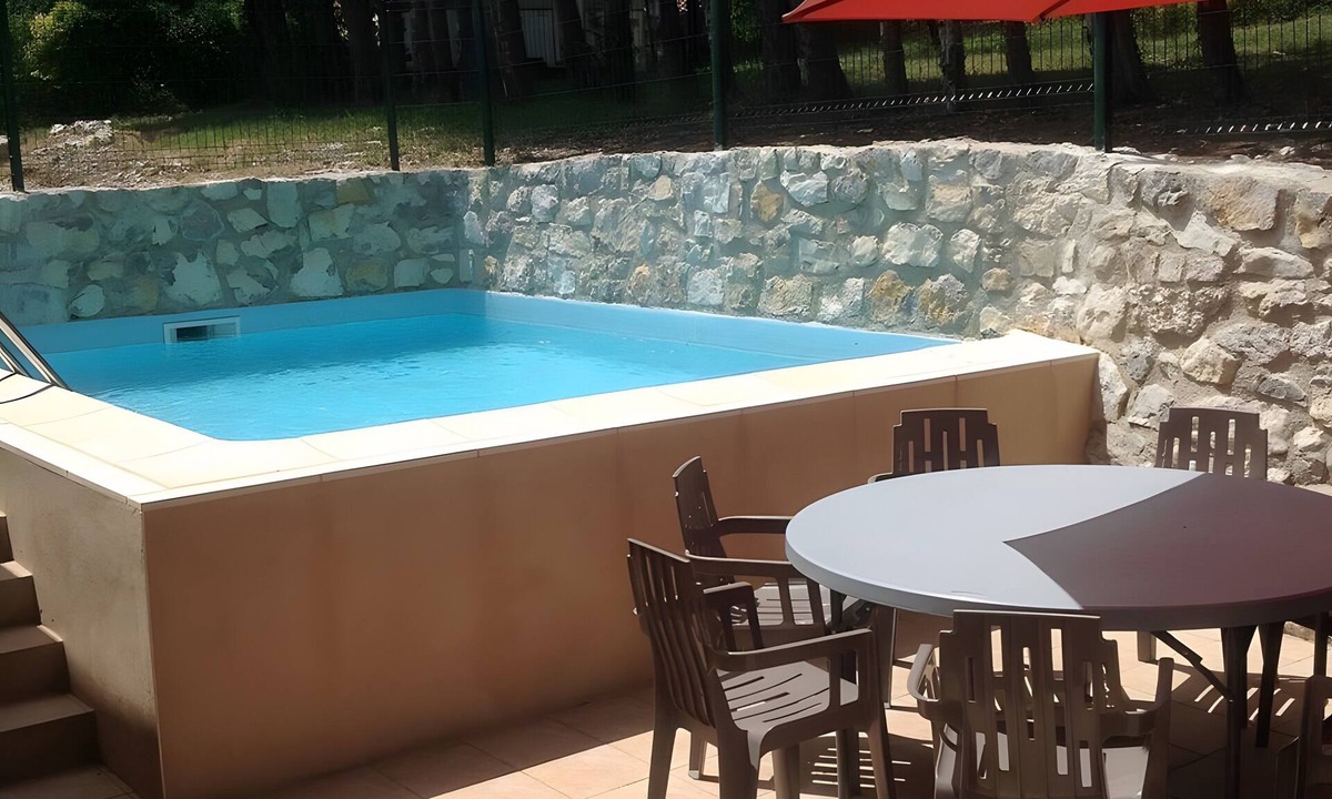 Saint Alban Auriolles Villa | Villa-piscina privata-gorges de l'ardeche-canoe-escursioni-caverne pont d'arc