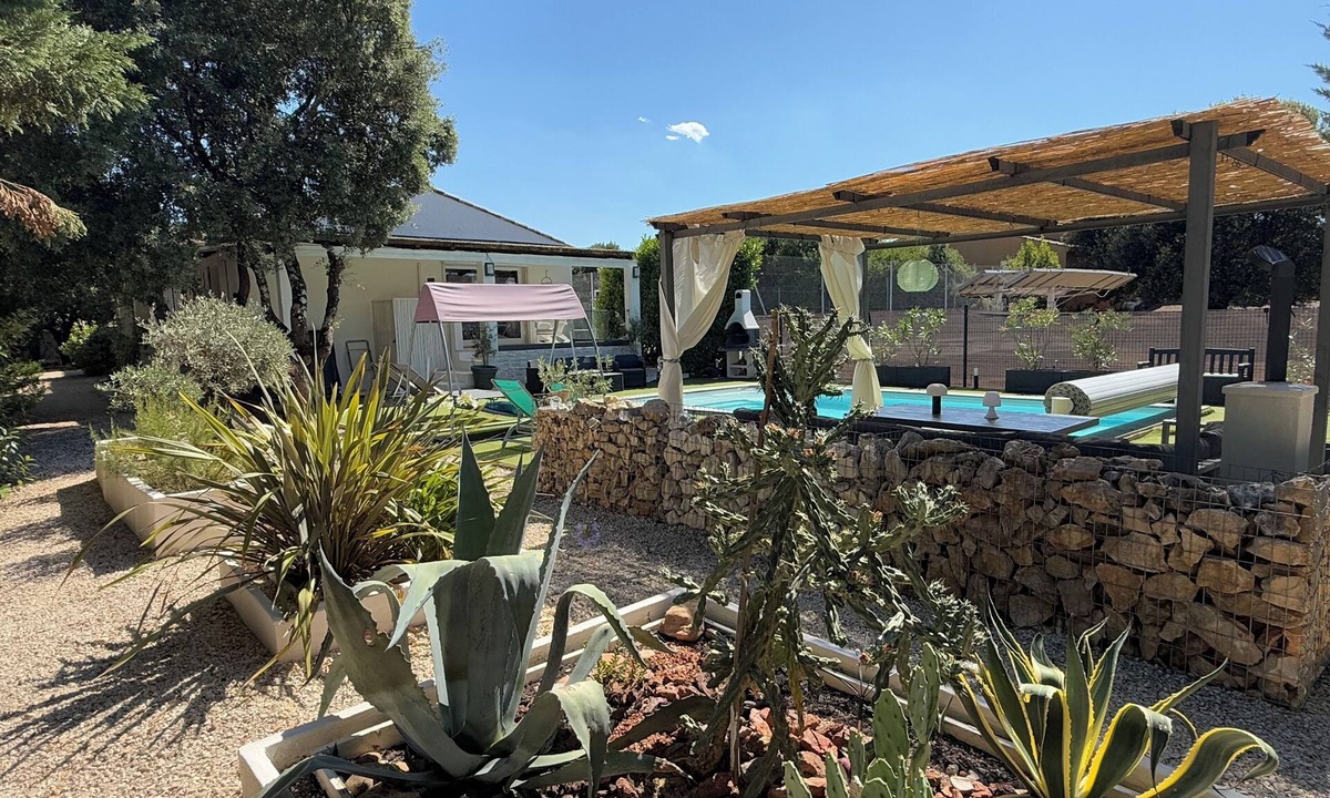 Mejannes-le-Clap Villa | Villa Piscine & Terrain Tennis