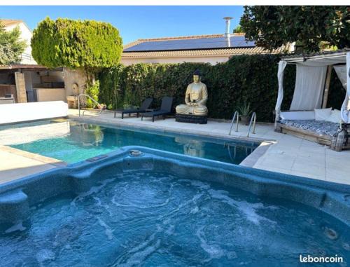 Mudaison Villa | Villa Piscine indépendante sans vis à vis ET un studio sans accès piscine 2 possibilités au choix avec wifi
