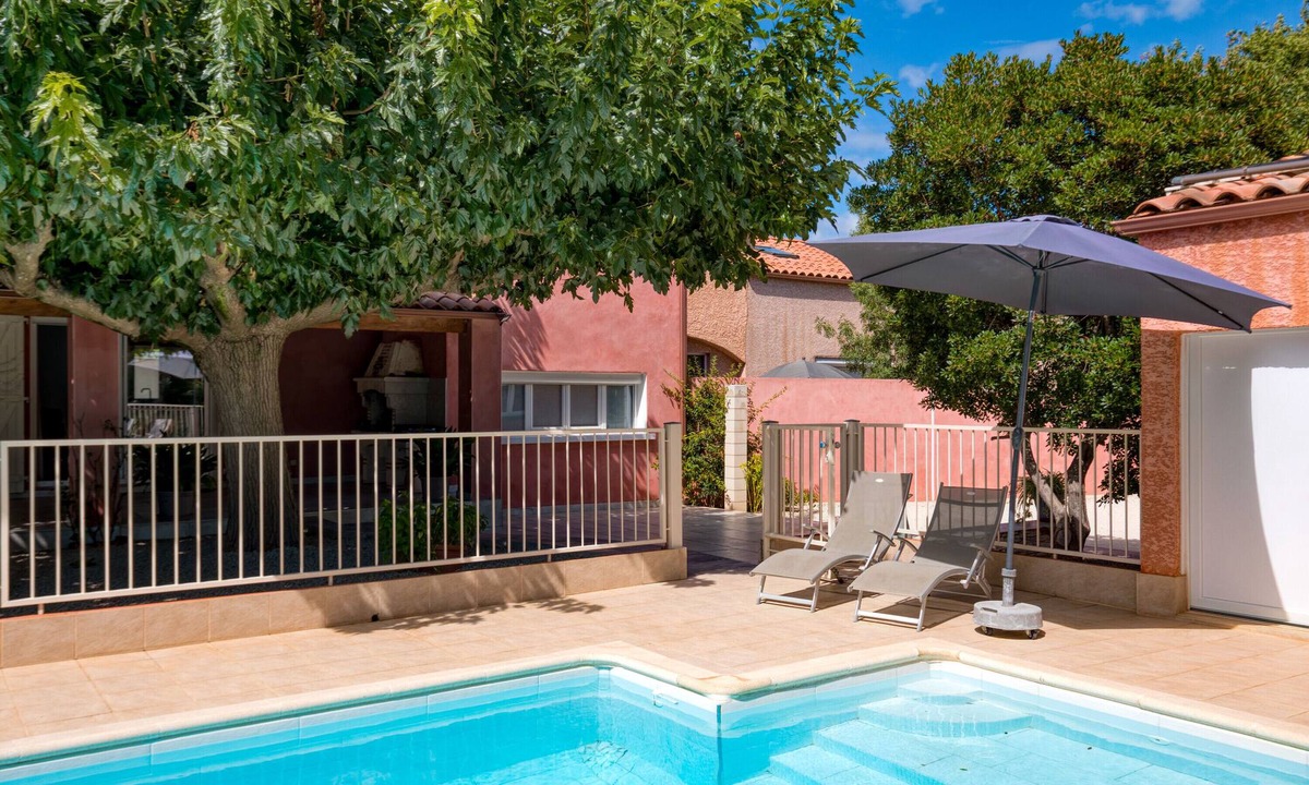 Le Bosc Villa | Villa 'Piscine Proche Lac Du Salagou' with Private Pool, Private Terrace and Wi-Fi