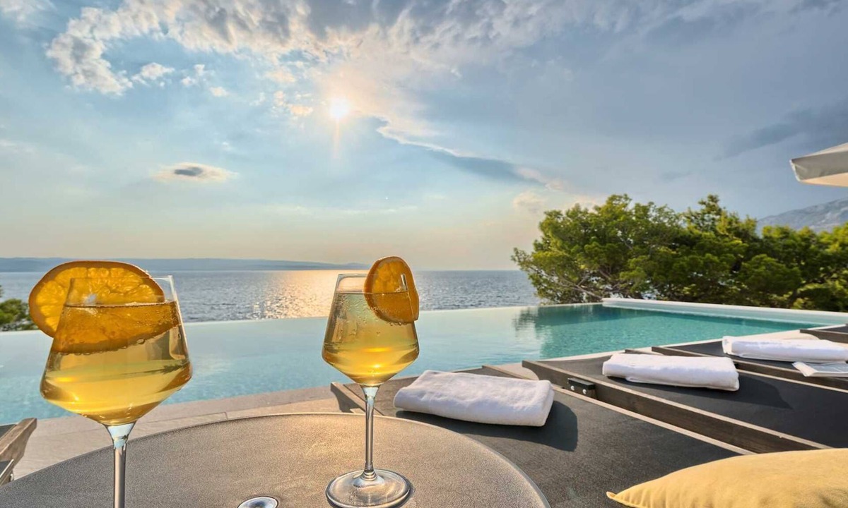 Brela Villa | Villa Platinum - outstanding beachfront villa with 9 bedrooms by MyWaycation