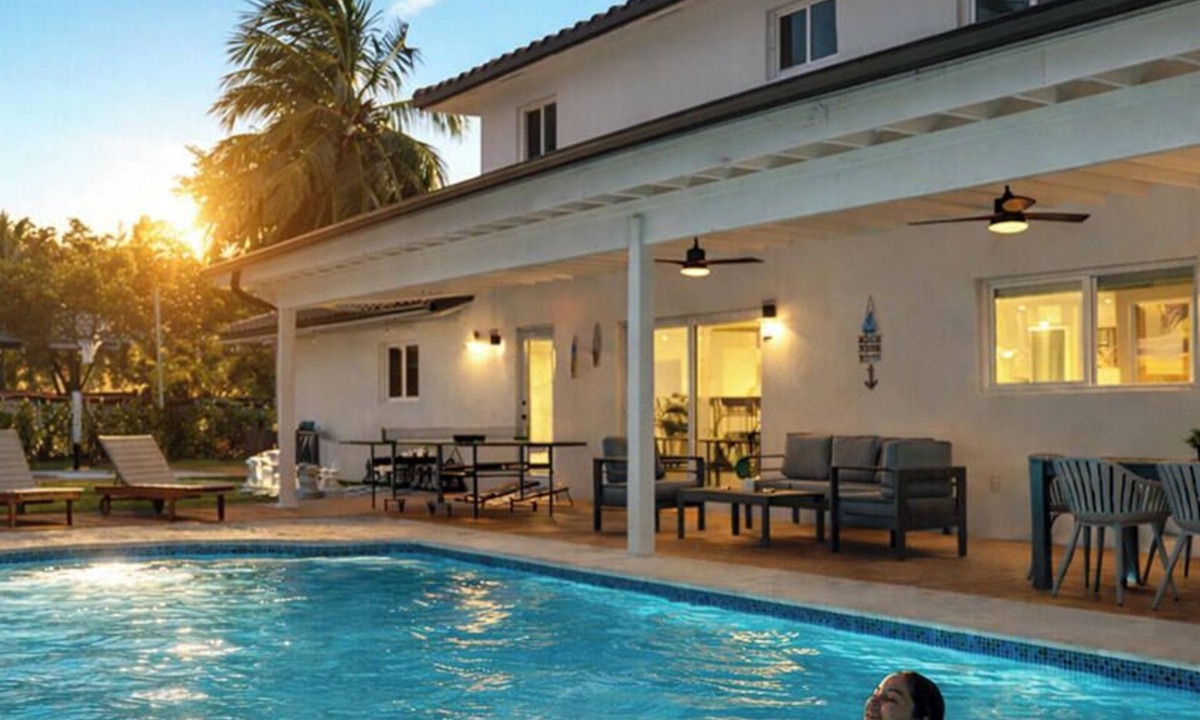 Country Club House | Villa Premium w/Private Artificial Beach & Pool