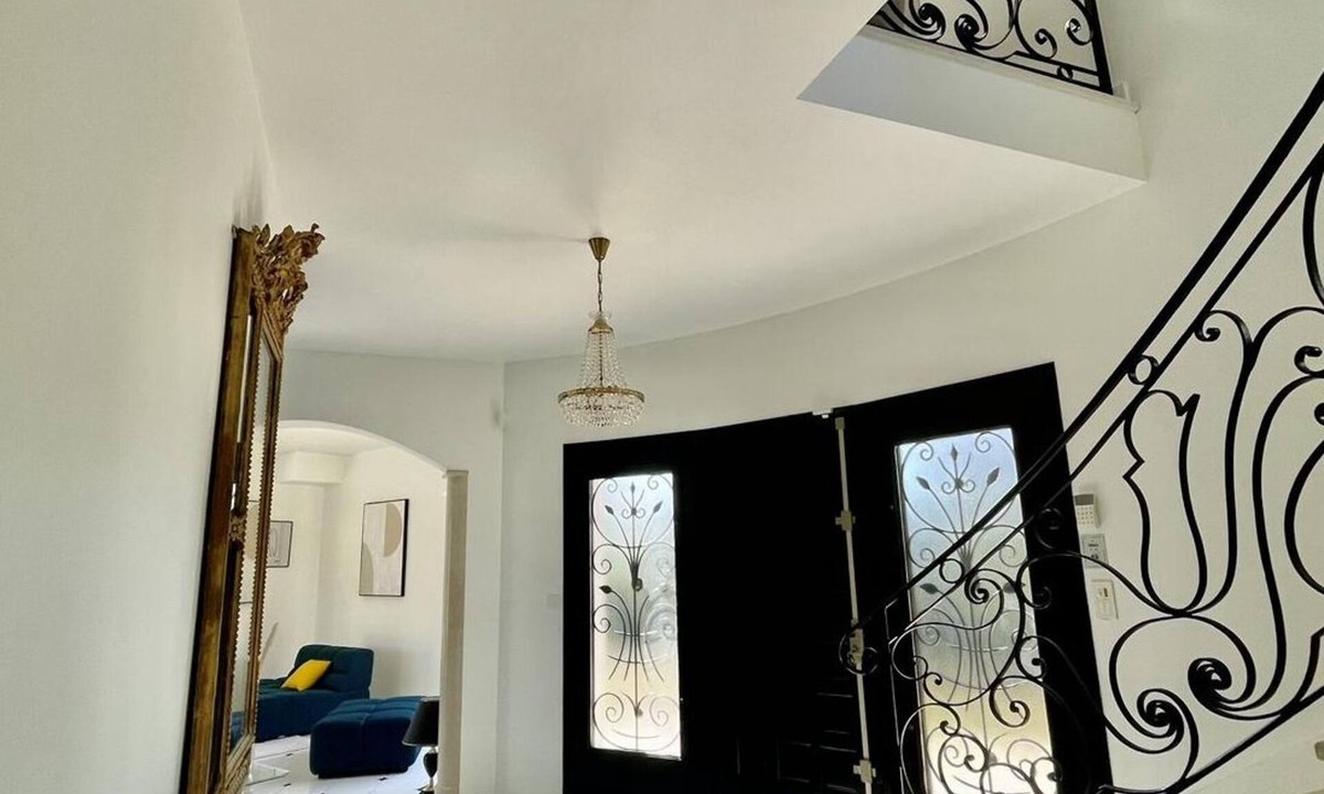 Saint-Yrieix-sur-Charente Villa | Villa Prestige