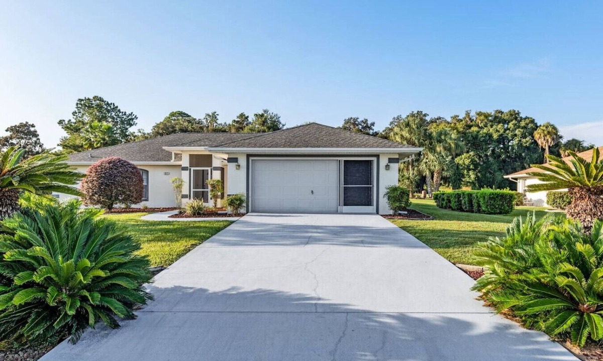 Inverness House | Villa Prins: 2 bed/2 bath home with pool
