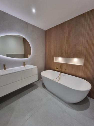 Saint-Series Villa | Villa privée 3 chambres avec piscine