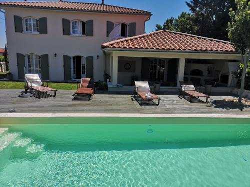 L'Arbresle Villa | Villa provençale