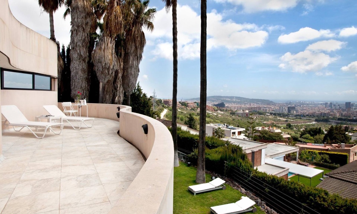 Esplugues de Llobregat Villa | Villa Rock - 5 Suite 580 square meter villa