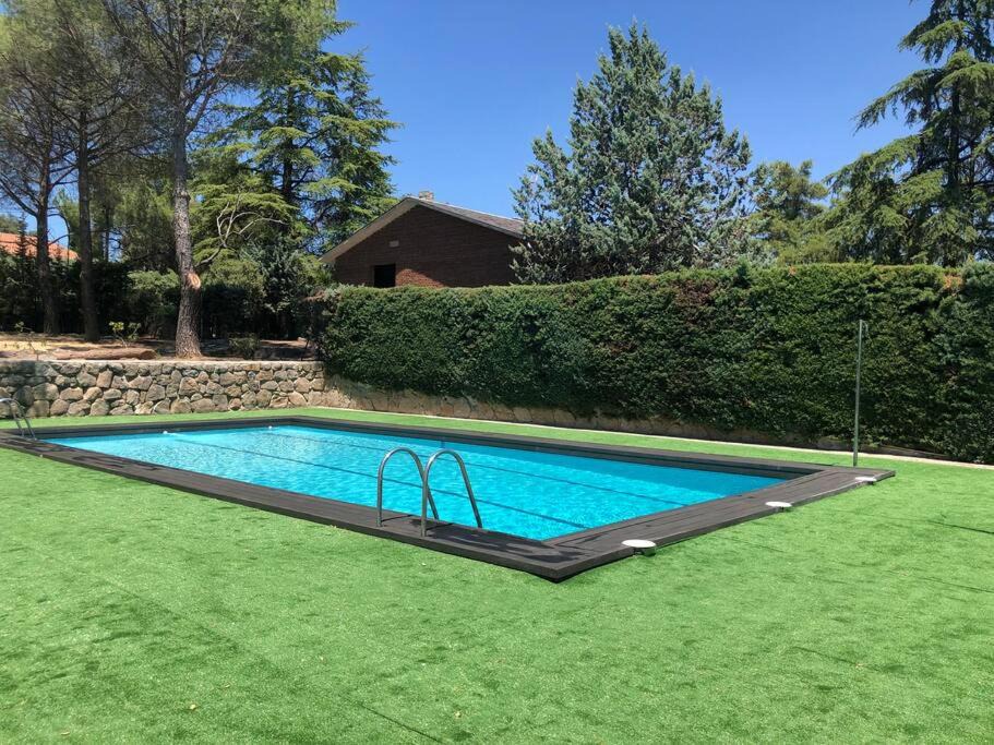 Valdemorillo House | Villa Rana, con amplio jardín, barbacoa y piscina