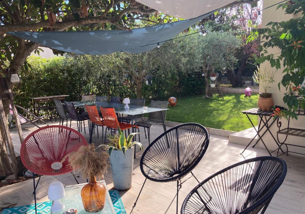 Volx Villa | Villa refaite à neuf sur jardin arboré