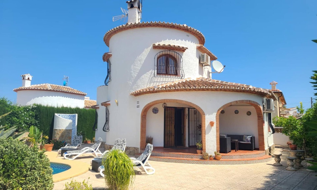 Els Poblets Ski Chalet | Villa REGINA with private pool in Els Poblets