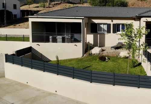 Patrimonio House | Villa Renzo