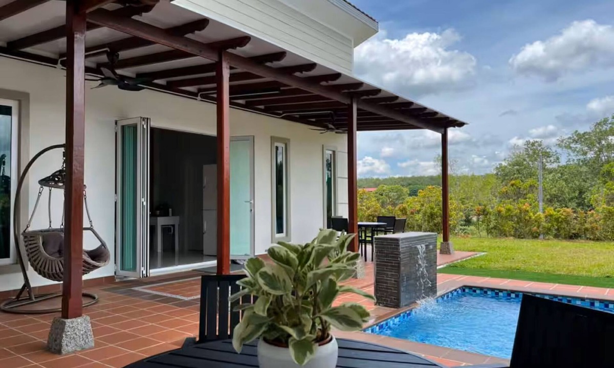 Kampung Jelatang Villa | Villa RI Homestay