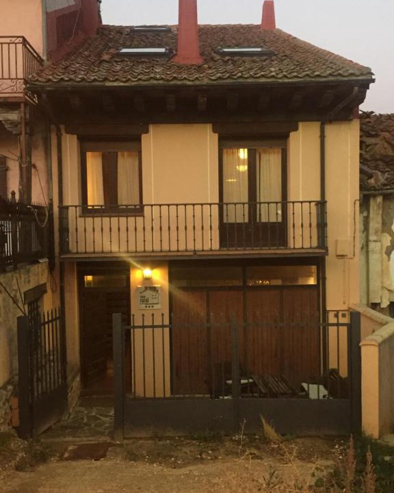 Riaza Villa | Villa Riaza