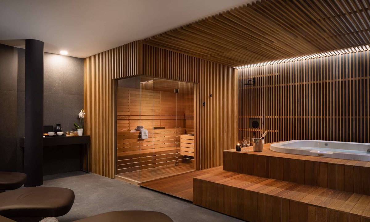 Rozat Villa | Villa Ritz DaySpa - 5 star villa with a pool, spa with a Jacuzzi and sauna, gym and e-bikes by MyWaycation