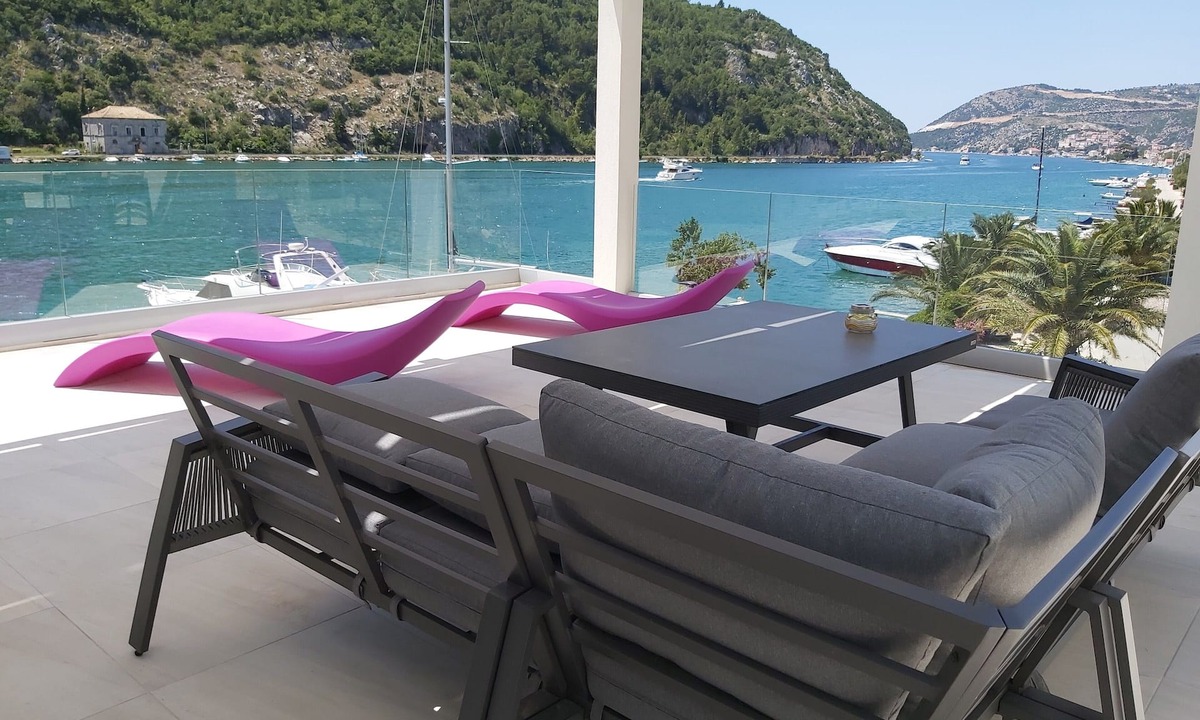 Prijevor Villa | Villa Riva - Five Bedroom Villa with Terrace and Sea View