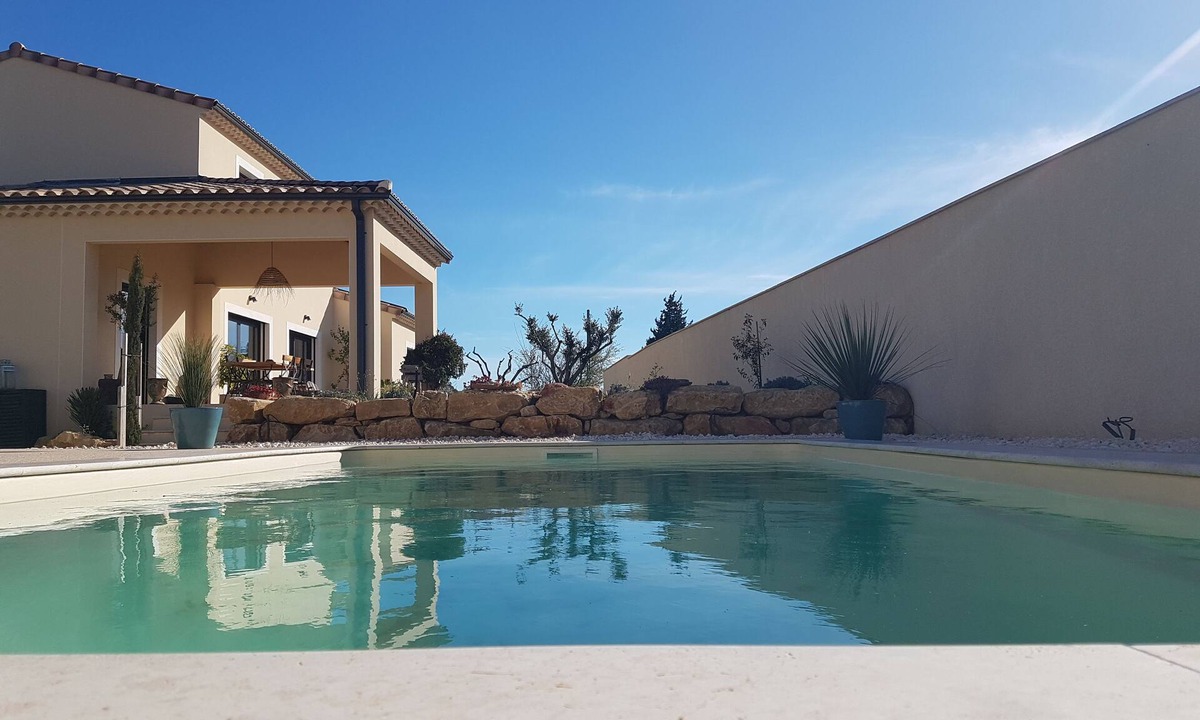 Gard Rhodanien Villa | Villa Roc'Angel with swimming pool for 8 near Chateauneuf du Pape and Avignon
