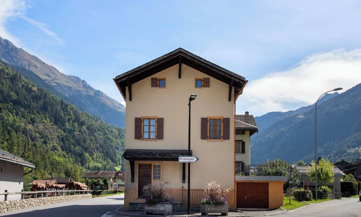 Bruson House | Villa Roduit by Interhome