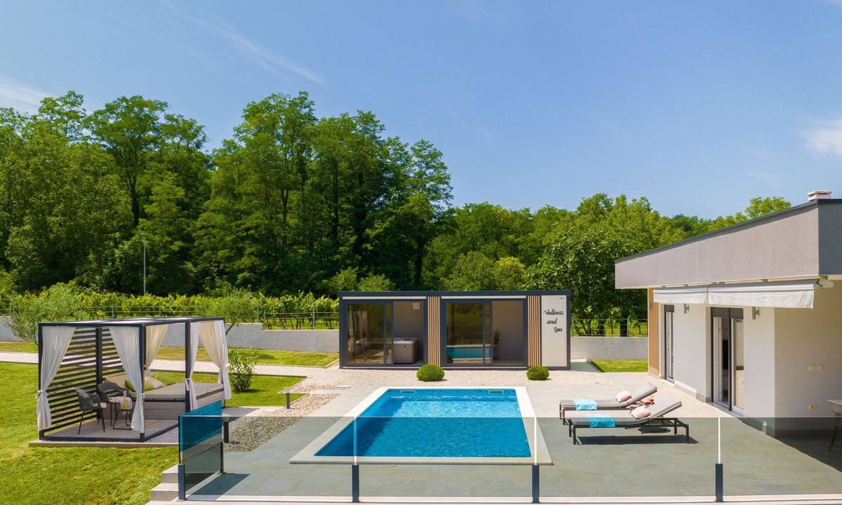 Zupanici House | Villa Romantica by Interhome
