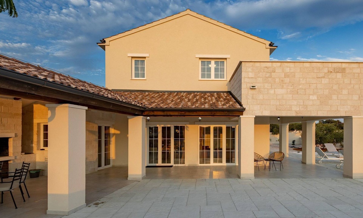 Jezera Villa | Villa Royal Stone with Pool in Jezera